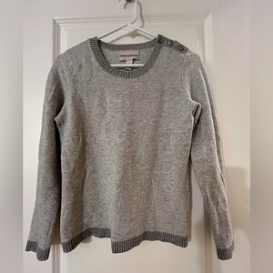 Banana Republic light grey sweater
Size women’s XS